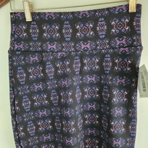 Lularoe Cassie Pencil Skirt Aztec Print Stretch Size Extra Small - Picture 2 of 6